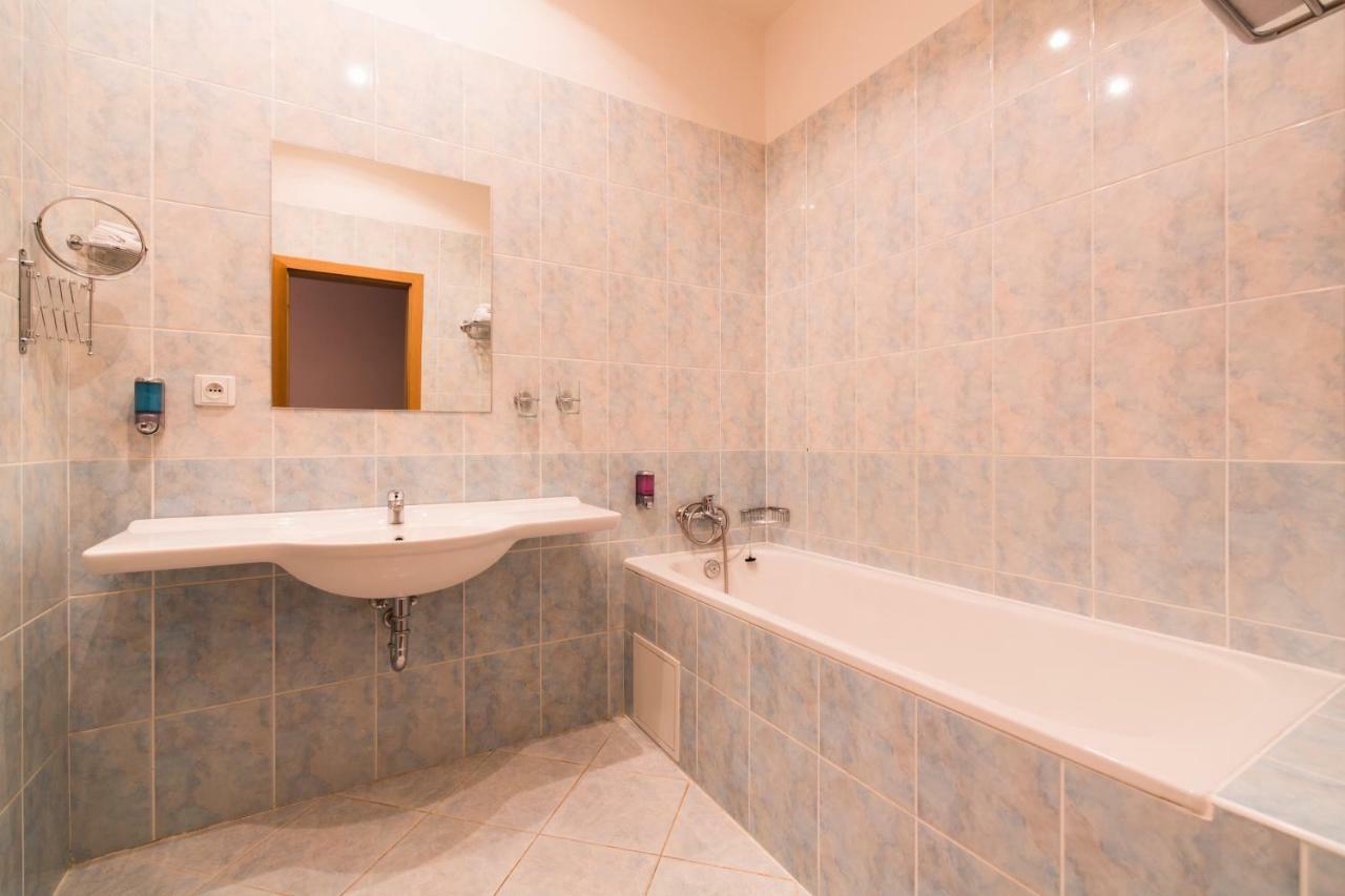 Hotell Melantrich 3*